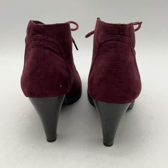Womens Red Suede Round Toe Lace-Up Heeled Ankle Booties Size 9 M image number 4