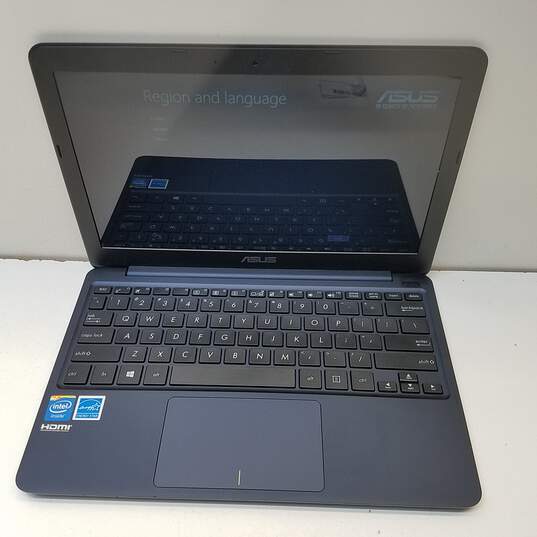 ASUS Notebook X205 Series 11.6-in PC Wondows 8 image number 1
