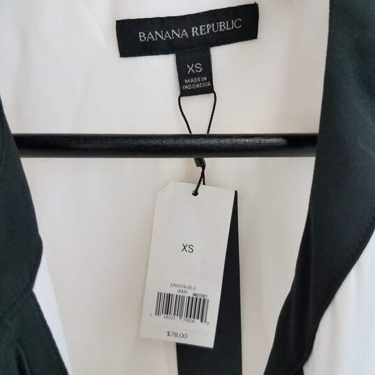 Banana Republic black and white long sleeve button up blouse XS image number 3