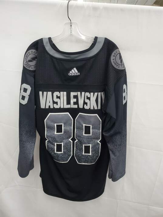 Adidas Tamp Bay Lighting Andrei Vasilevskiy NHL jersey Size-52 Used image number 3