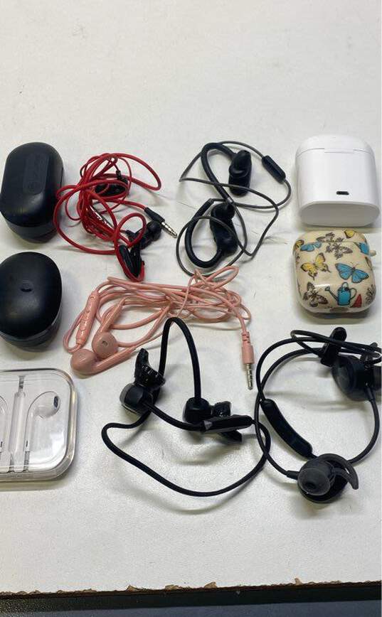 Assorted Bundle Lot of Untested Ear Buds for Parts / Repair Apple Beats image number 1