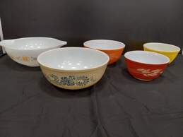 Set of 5 Assorted Decorative Pyrex Bowls