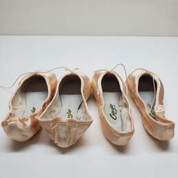 Lot of 2 Pairs Capezio Ballet Dance Pointe Shoes Size 7M/ 7.5M #121 alternative image