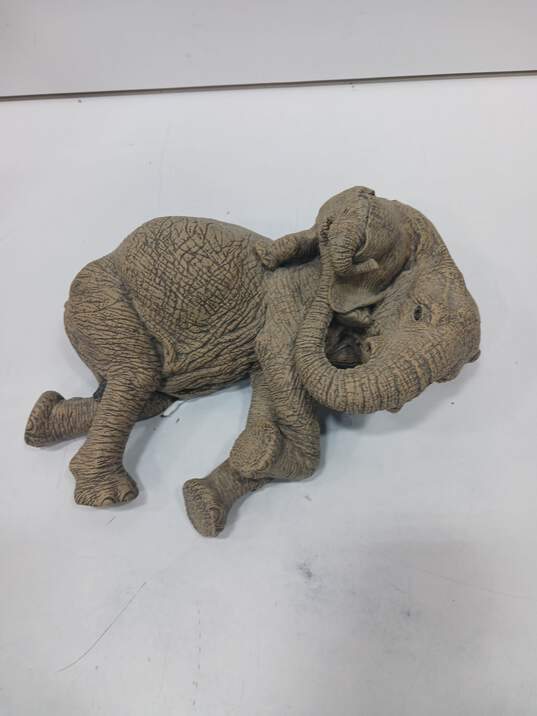 Pair of The Herd by Martha Carey Elephant Figurines image number 2
