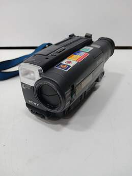 Sony Handycam Video Camera Recorder 8mm CCD-TR916 with Charger & Carry Case alternative image