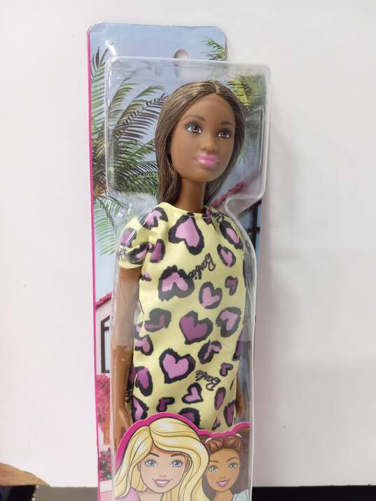 Bundle of 3 Assorted Barbie Dolls image number 7