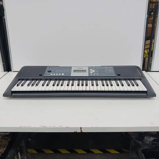 Yamaha YPT-230 Electronic Keyboard image number 1