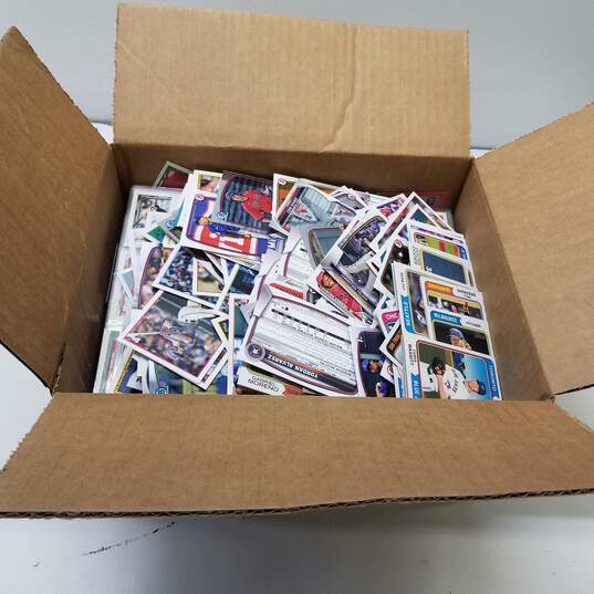 Baseball Cards Misc. Box Lot image number 2