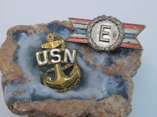 2 - VNTG 925 Enamel WWII Army Navy Award Pins image number 4
