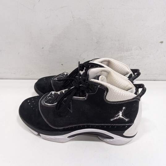 Nike Jordan Carmelo Anthony Shoes Size 11 image number 4