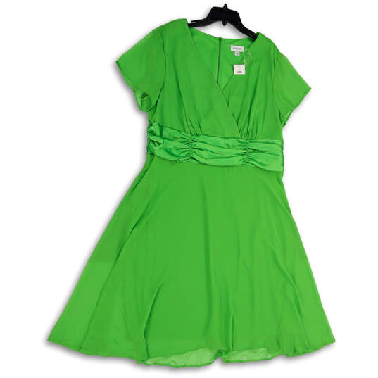 NWT Womens Green Wrap V-Neck Short Sleeve Fit And Flare Dress Size 20W image number 1