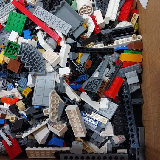 9.6 lbs Bulk Assorted LEGO Bricks image number 5