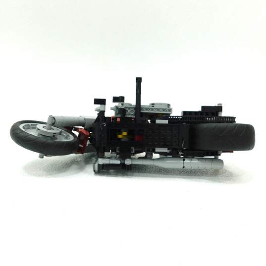 LEGO Creator 10269 Harley-Davidson Fat Boy Motorcycle Open Set image number 7