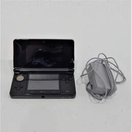 Nintendo 3DS w/Charger