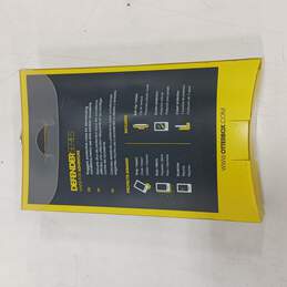 OtterBox Defender iPhone 4 and 4s Clip With Original Packaging alternative image