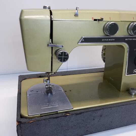 Montgomery Ward Signature Sewing Machine image number 5