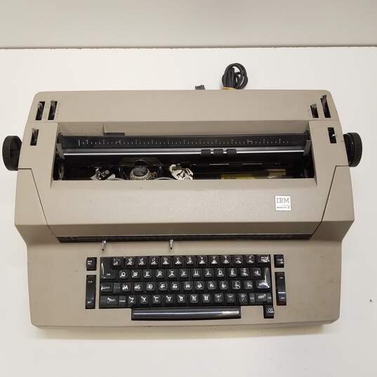 IBM Selectric II Electric Typewriter image number 4