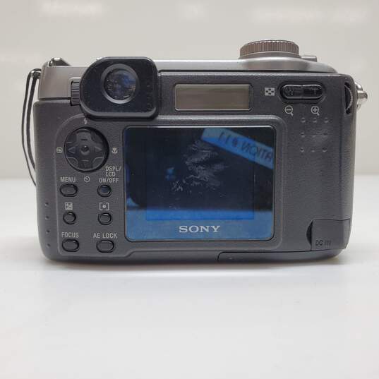 Sony DSC-S75 Cyber-Shot Digital Camera image number 3