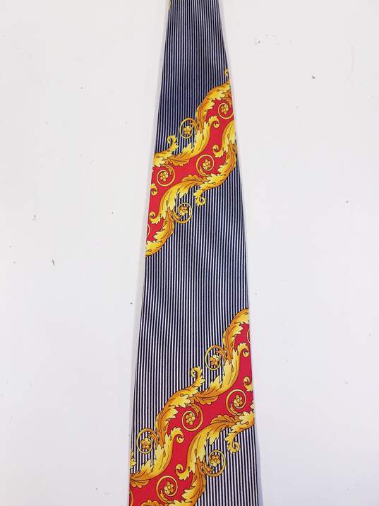 Vintage Gianni Versace Italy 90s Gold Baroque Print Stripe Silk Neck Tie 57 inch image number 4