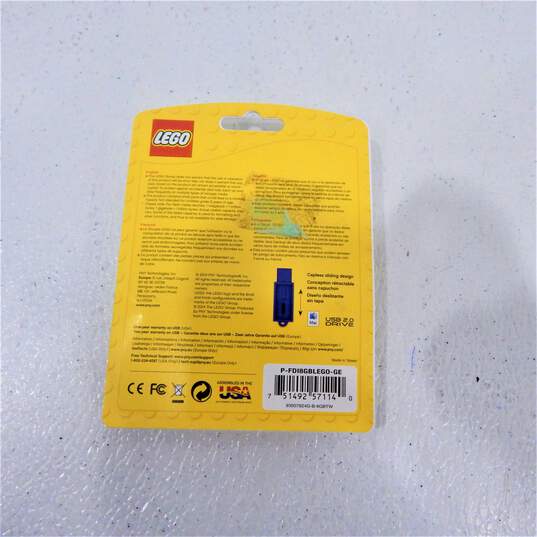 LEGO 8 GB USB Yellow & Blue Brick Keychain FLASH DRIVE image number 2