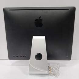 Gray Apple iMac Computer alternative image