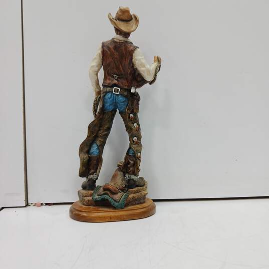 Elegante Collection Cowboy Figurine image number 3