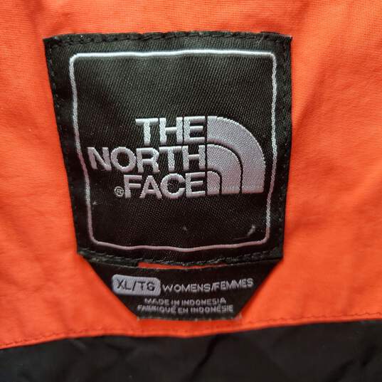 The North Face Women Black/ Red Jacket XL image number 3