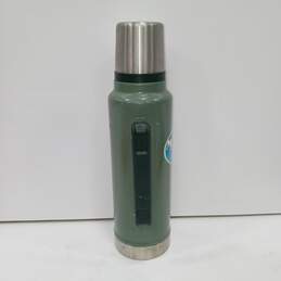 Stanley Classic Textured Green Vacuum Thermos 1.5Qt alternative image