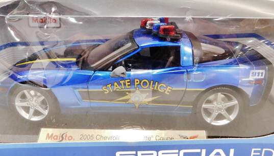 Maisto Special Edition 1/18 2005 Chevrolet Corvette Coupe Police image number 3