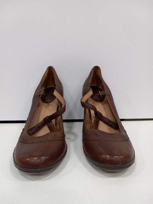 Women's Frye Brown Leather Heels Size 6.5M image number 1