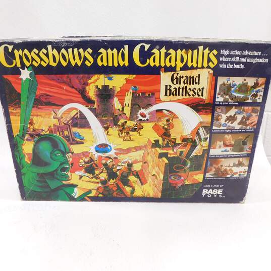 Vintage Crossbows and Catapults Grand Battleset Board Game Base Toys image number 6
