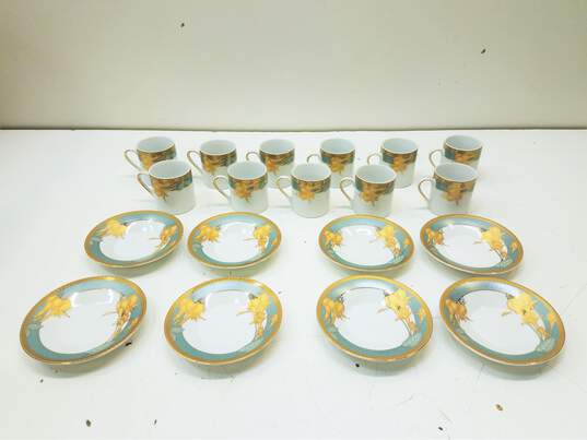 Bundle of 19 Dimlaj Fine Porcelain 233 Demitasse Teacups & Saucers image number 4
