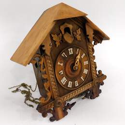 Vintage Wooden  cuckoo clock For Parts and Repair alternative image