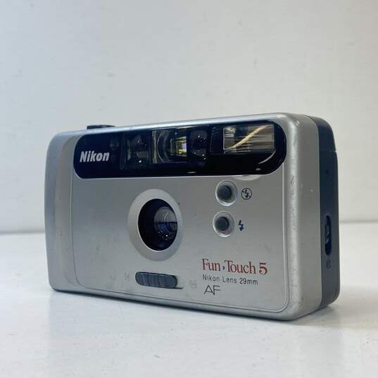 Nikon Fun Touch 5 35mm Point & Shoot Camera image number 4