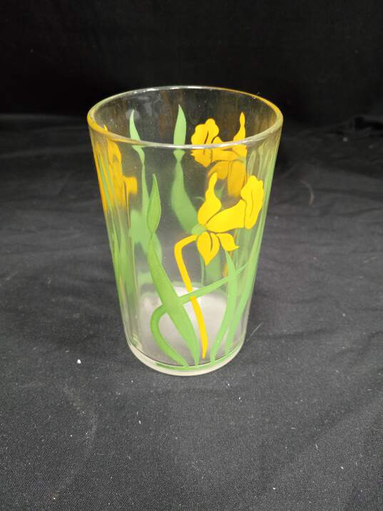 6 Vintage Floral Design Juice Glasses image number 3
