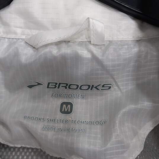 Brooks Shelter Technology Women's White Light Weight Running Jacket Size M image number 1