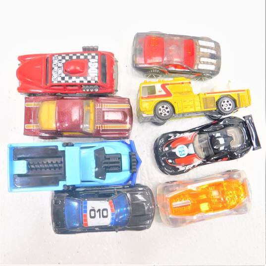 Mixed Lot Die Cast Toy Cars Some Sealed Hot Wheels Matchbox & more image number 13