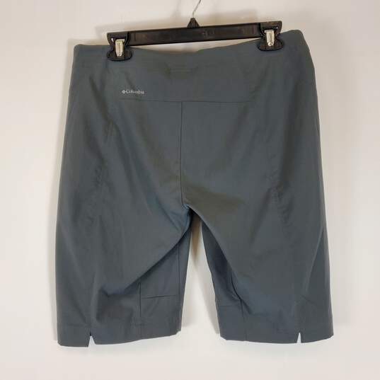 Columbia Men Grey Shorts 8W image number 1
