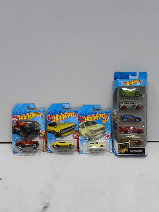 Bundle of 17 Mattel Hot Wheels Diecast Car Toys NIB image number 3