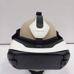Samsung VR Headset alternative image