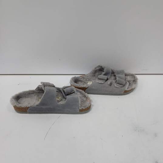 Birkenstock Gray Faux Fur Lined Suede Sandals (Women's Size 9, Men's Size 7) image number 4