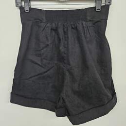 Unicloset Black Elastic Waist Shorts alternative image