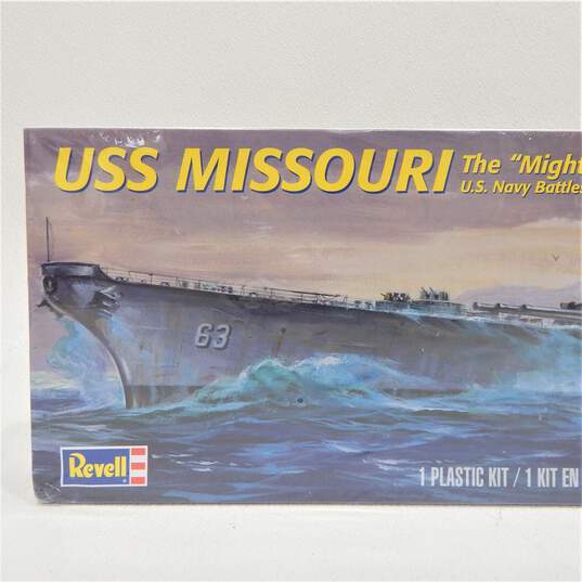 Revell The Mighty Mo U.S.S. Missouri Battleship 1:535 Scale Model Kit Sealed image number 7