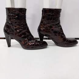 Stuart Weitzman Woman's Crocodile Leather Boots Size 9M alternative image