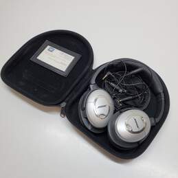 Bose QC15 Noise Canceling Quite Comfort 15 Headphones Case Cables Bundle (Untested) alternative image