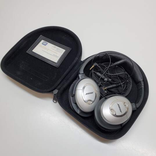 Bose QC15 Noise Canceling Quite Comfort 15 Headphones Case Cables Bundle (Untested) image number 2