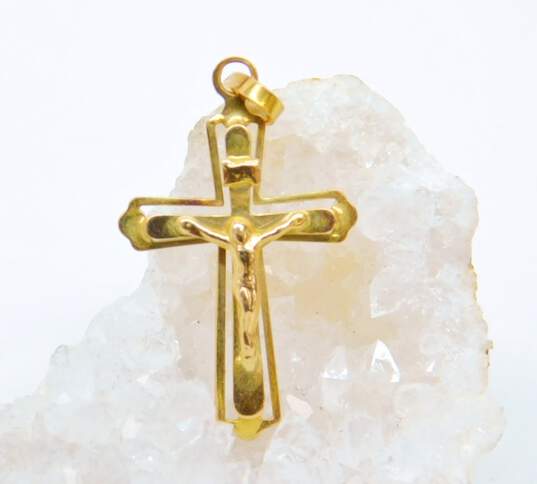 14K Yellow Gold Cross Crucifix Pendant 1.7g image number 1