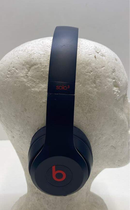 Beats Solo3 Wireless On-Ear Bluetooth Headphones Dark Blue with Case image number 3