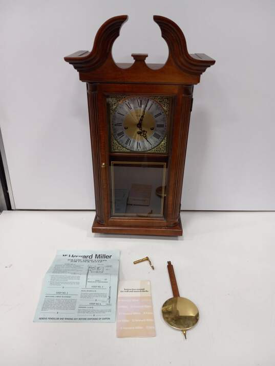Vintage Howard Miller Pendulum Wall Clock 613-424 image number 1