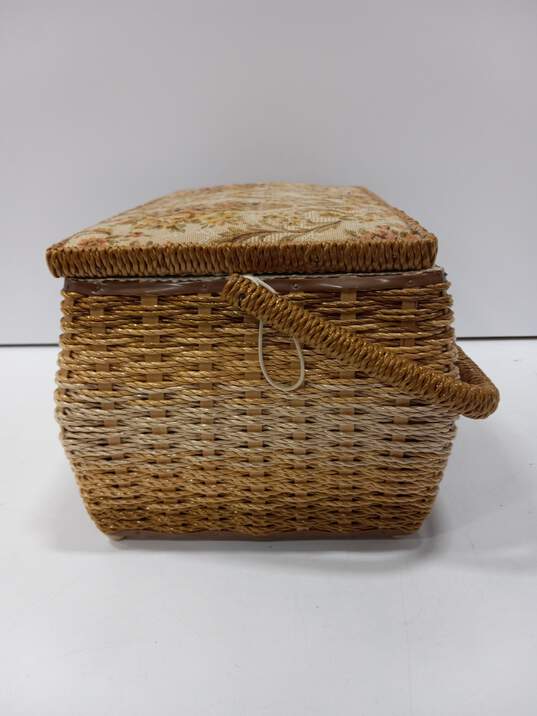 Singer Sewing Kit In Basket image number 7